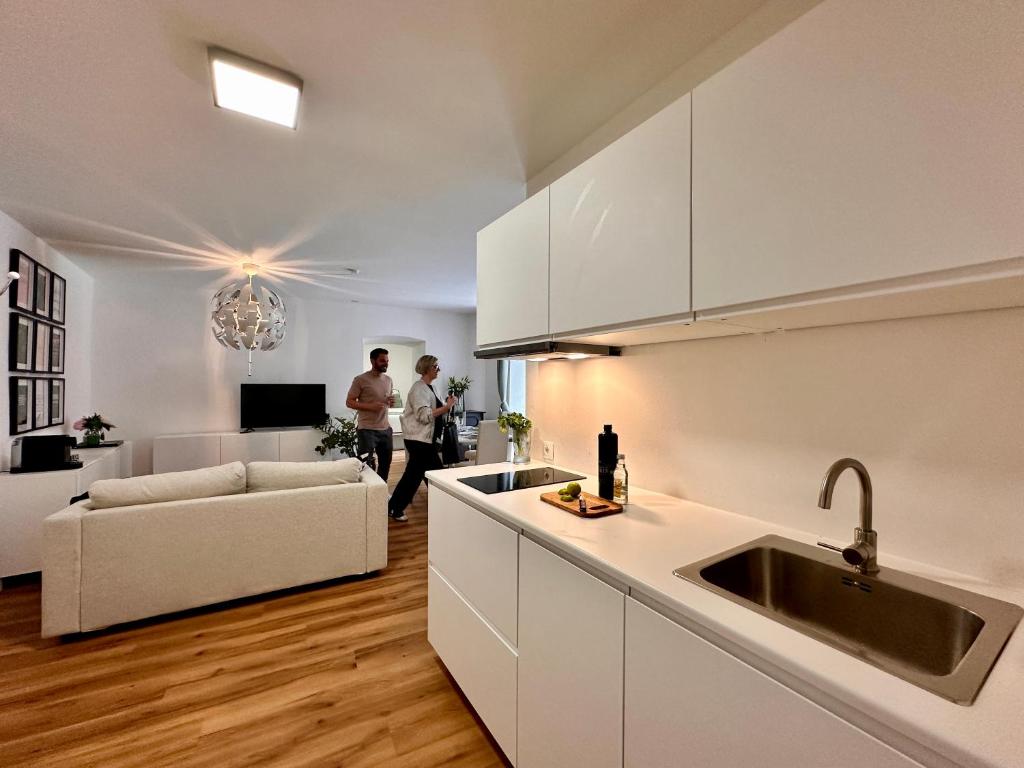 White Oak Room photo 3