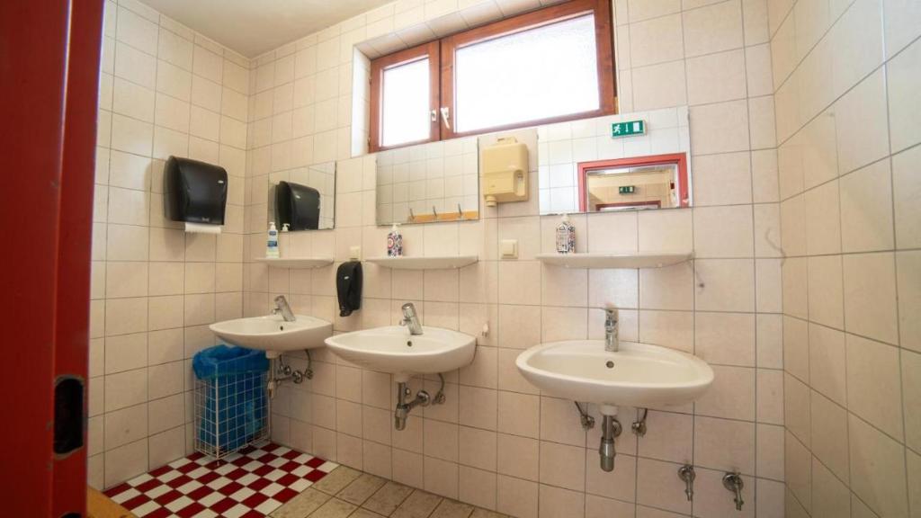 Zelt oder Camper Stellplatz am Campingplatz Raddörfl photo 2