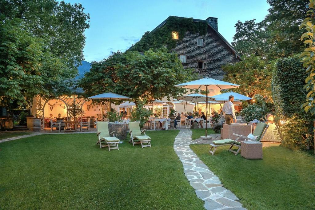 Der Schlosswirt zu Anif - Biedermeierhotel und Restaurant photo 2
