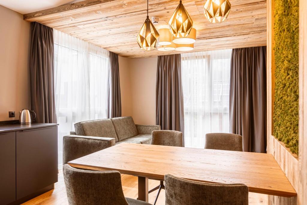 Zillertal Suites Fügen by ALPS RESORTS photo 2