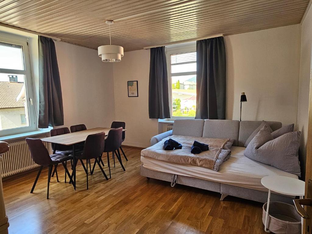 Zeitlose Altbauwohnung Bregenz am See by Stadtlandnest — photo 1