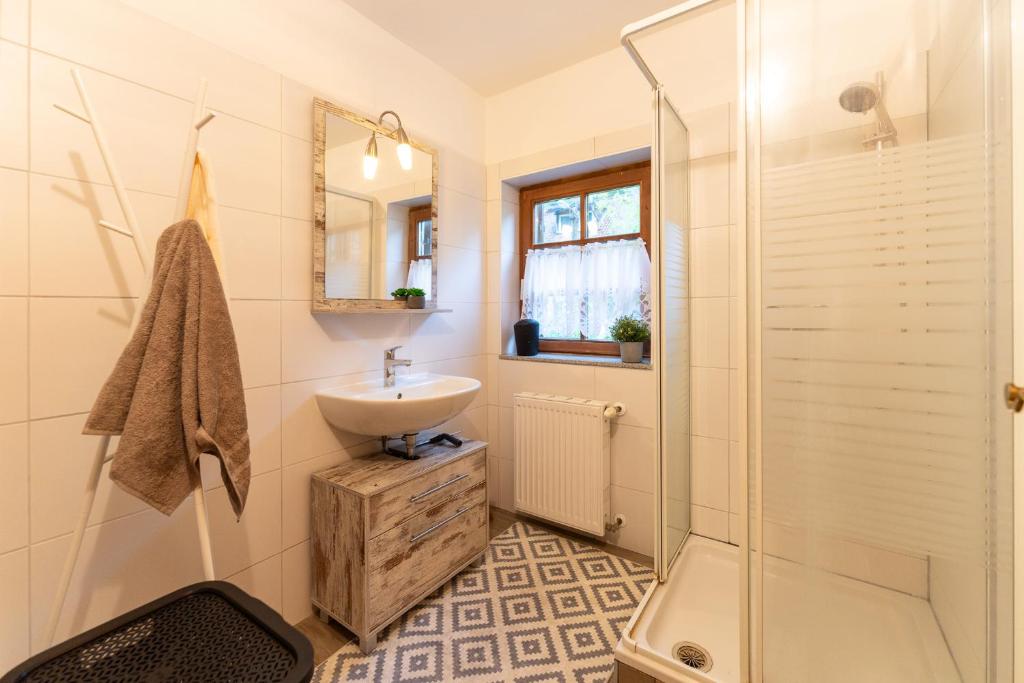 Schmuckes Geräumiges Haus mit Garten in Graz für bis zu 8 Gäste Ideal für Familien und Gruppen photo 3