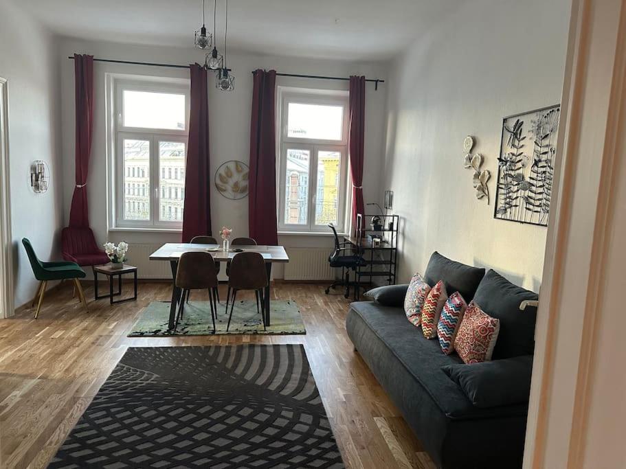 Klimatisierter Wiener Altbauflair im Zentrum Wiens — photo 1