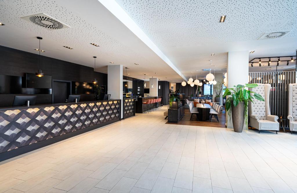 Leonardo Hotel Vienna Hauptbahnhof — photo 1