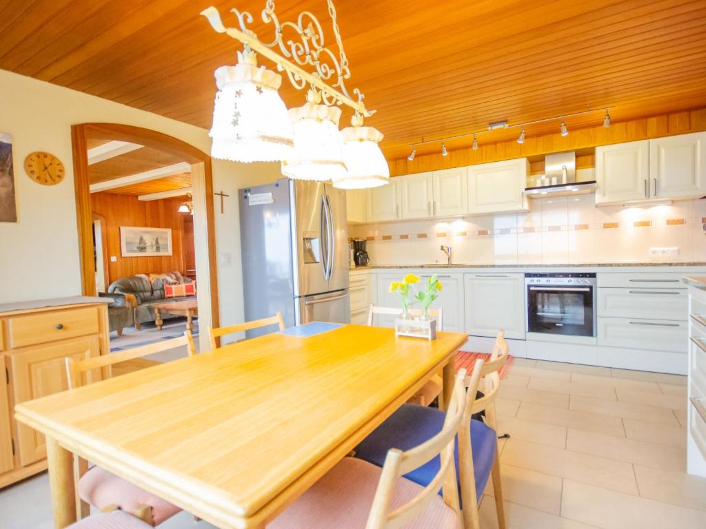Chalet The Schatzie by Interhome photo 3
