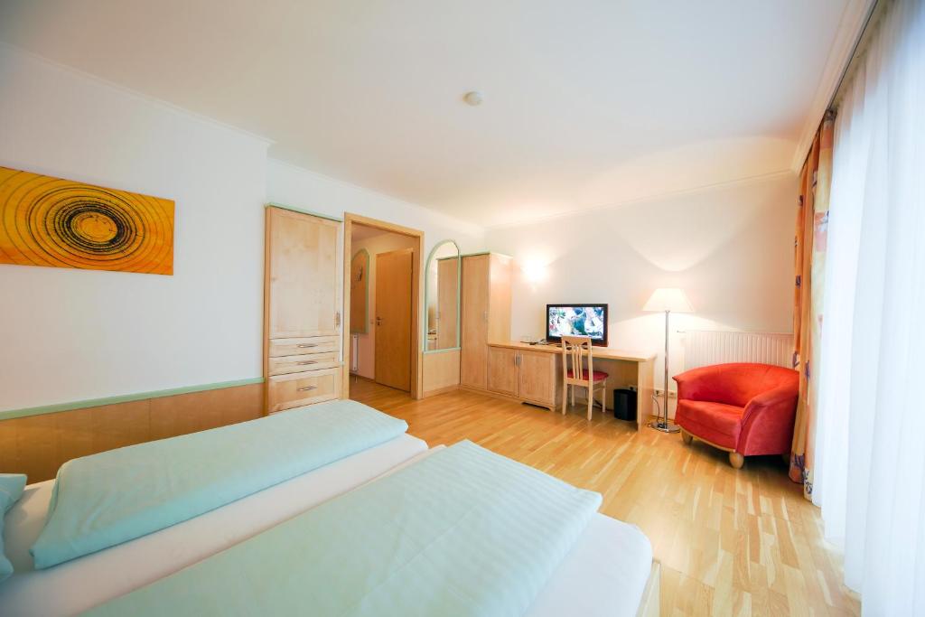 Hotel zum Kirchenwirt Mariazell photo 2