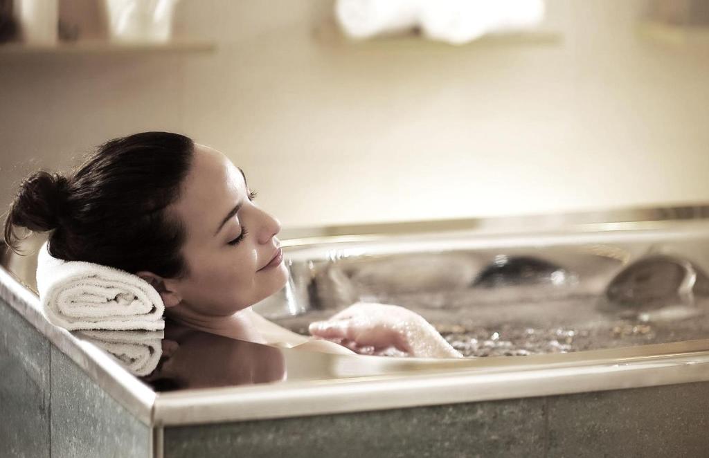 Reduce Hotel Thermal Adults only photo 3