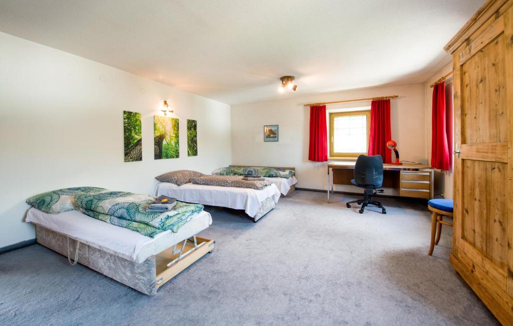 Wonderful bright apartment with balcony & garden photo 2