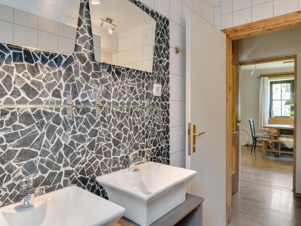 Chalet in Leogang near Ski Slopes photo 3