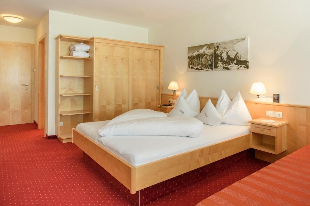 Hotel Silbertal photo 2