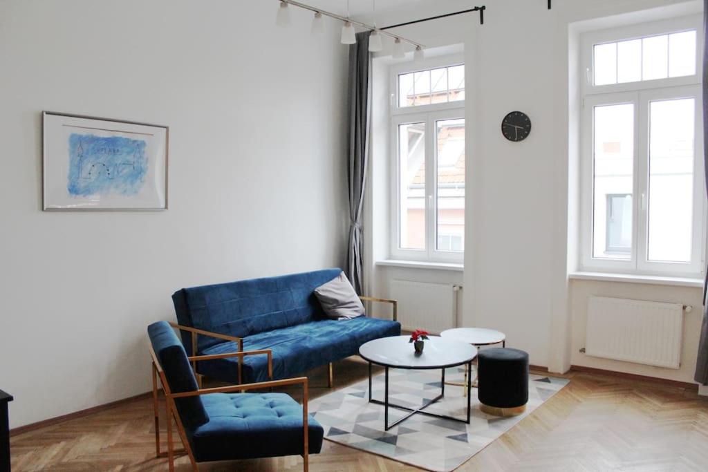 josef's home I Urban Classic Apartment I 02 — photo 1