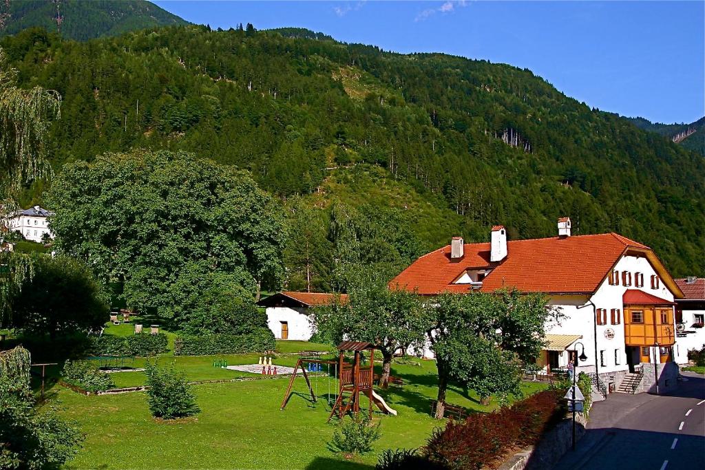 Spiele- und Buchhotel Tschitscher photo 2