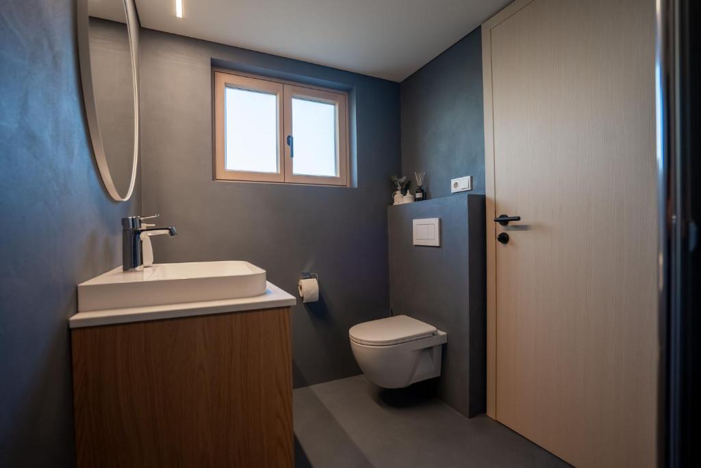 Stilvoll sanierte Altbau-Wohnung photo 3
