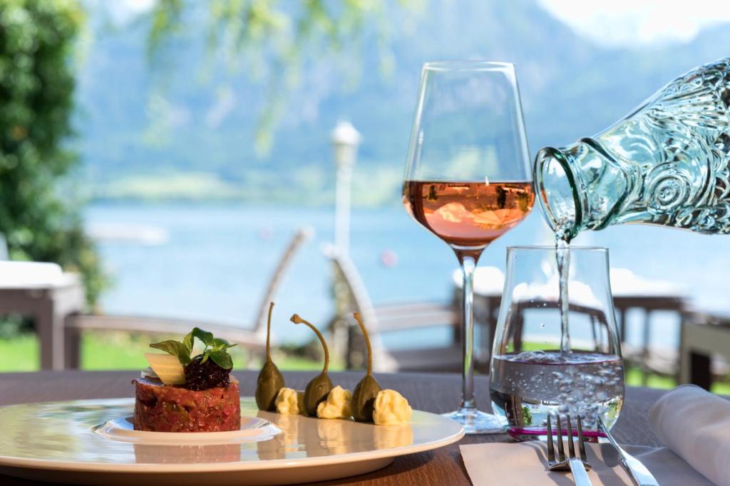 Hotel Seevilla Wolfgangsee photo 3