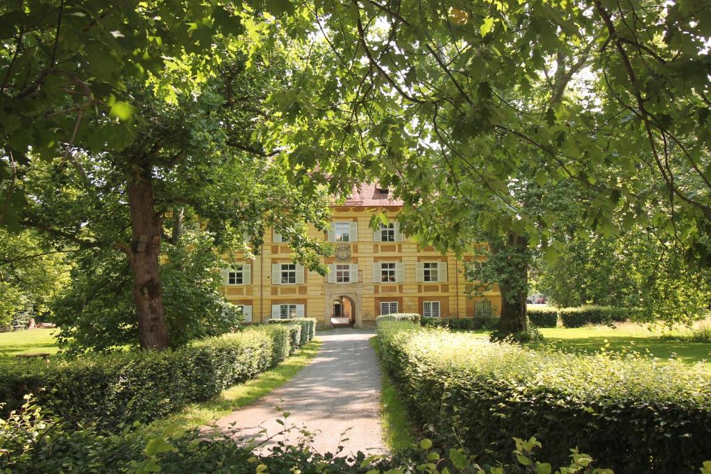 Schloss Frauenthal photo 2