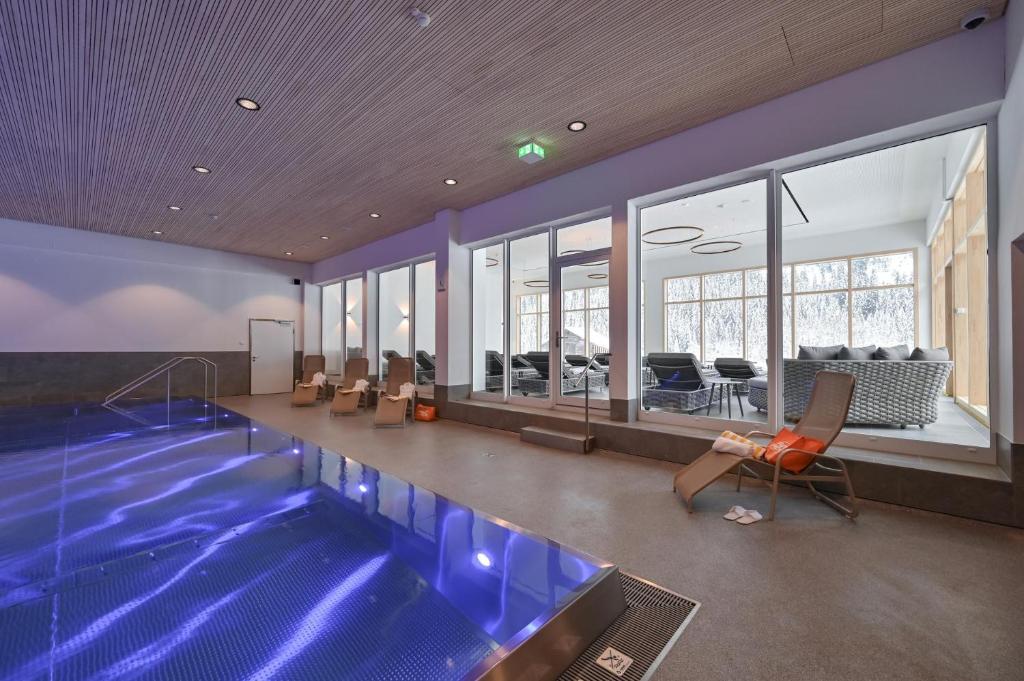 Spacious Corner apartment in Aparthotel Kleinwalsertal photo 3