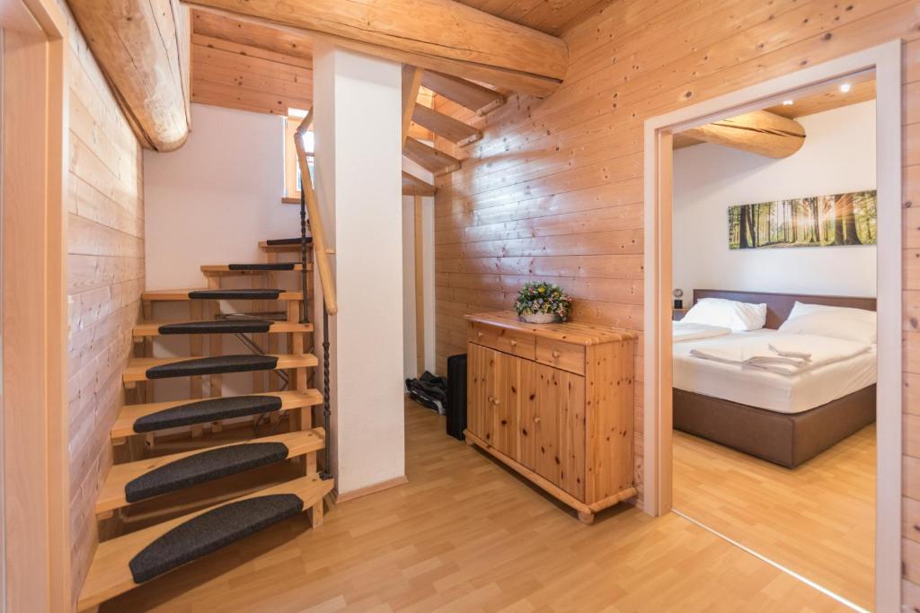Ski-N-Lake Chalet One photo 2