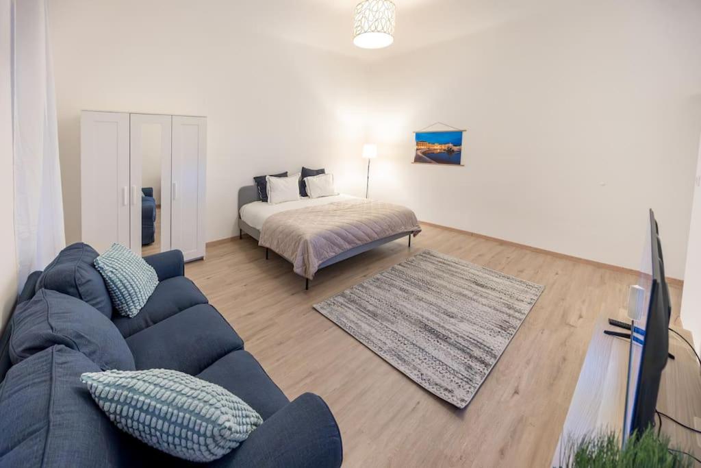 Second District Charming Flat photo 2