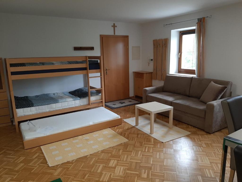 Schöne Wohnung am Bauernhof photo 2