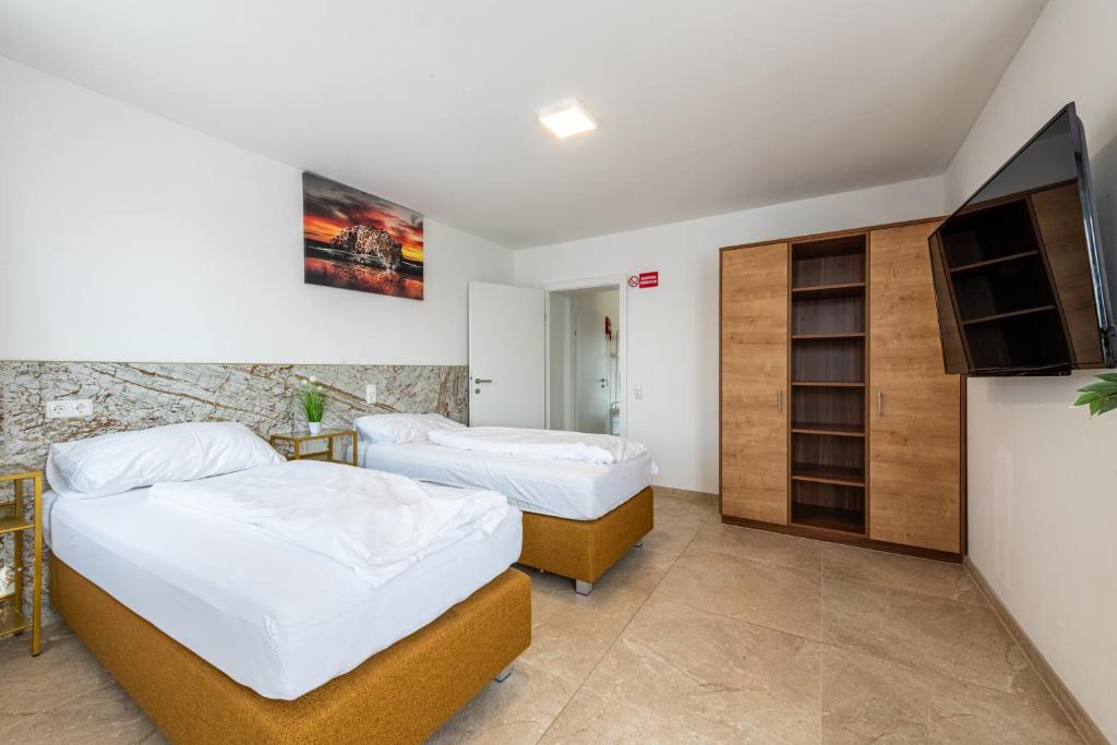 YS Apartments photo 2