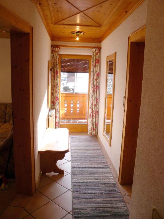 Apartment in St. Johann in Tirol 555 photo 3
