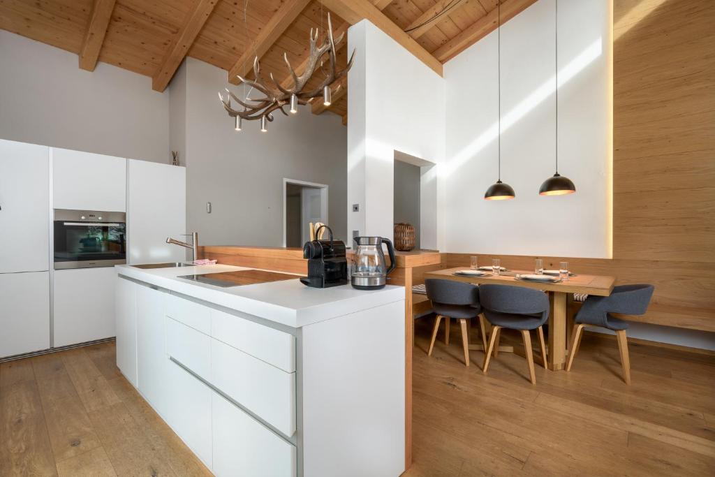 Ski & Golf Auszeit Apartment by Alpine Host Helpers photo 3