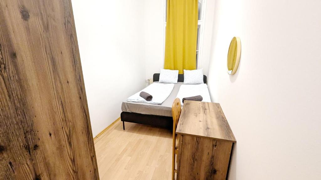 Spacious Rooms - 15 Min from Airport & City Center — photo 1