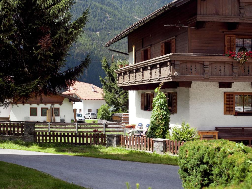 Apartment in Austria with Mountain Views photo 3