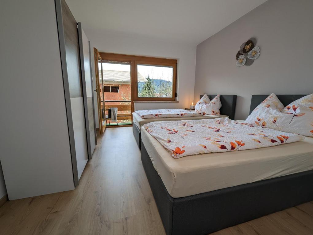 Angerpartments-Sonnige große Wohnung mit Balkon und kostenlosen Parkplatz photo 2
