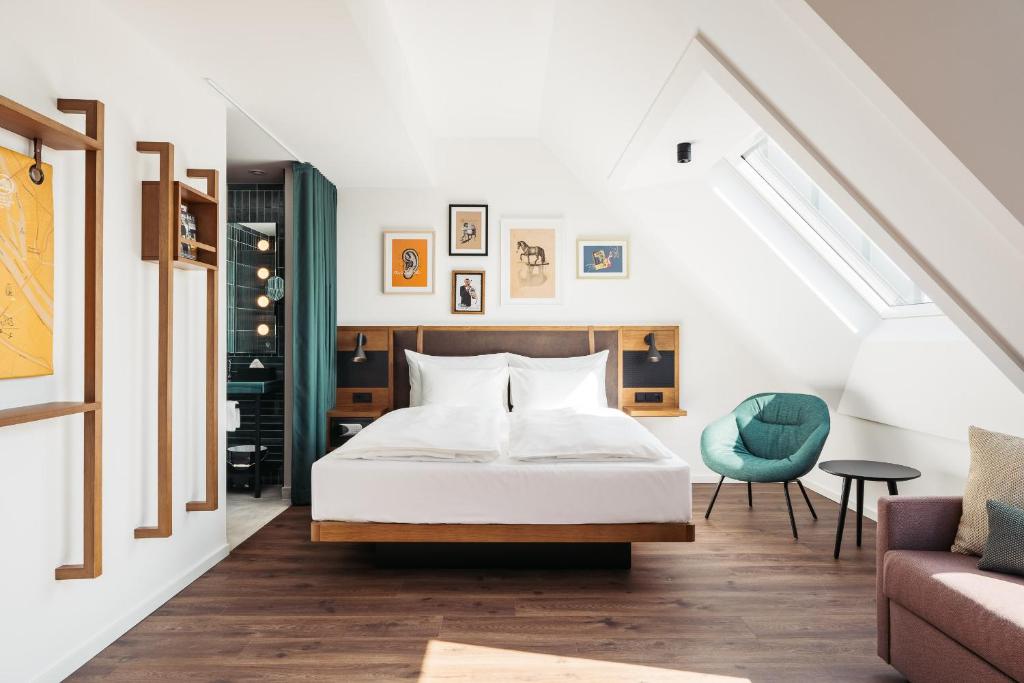 Hotel Schani UNO City photo 2