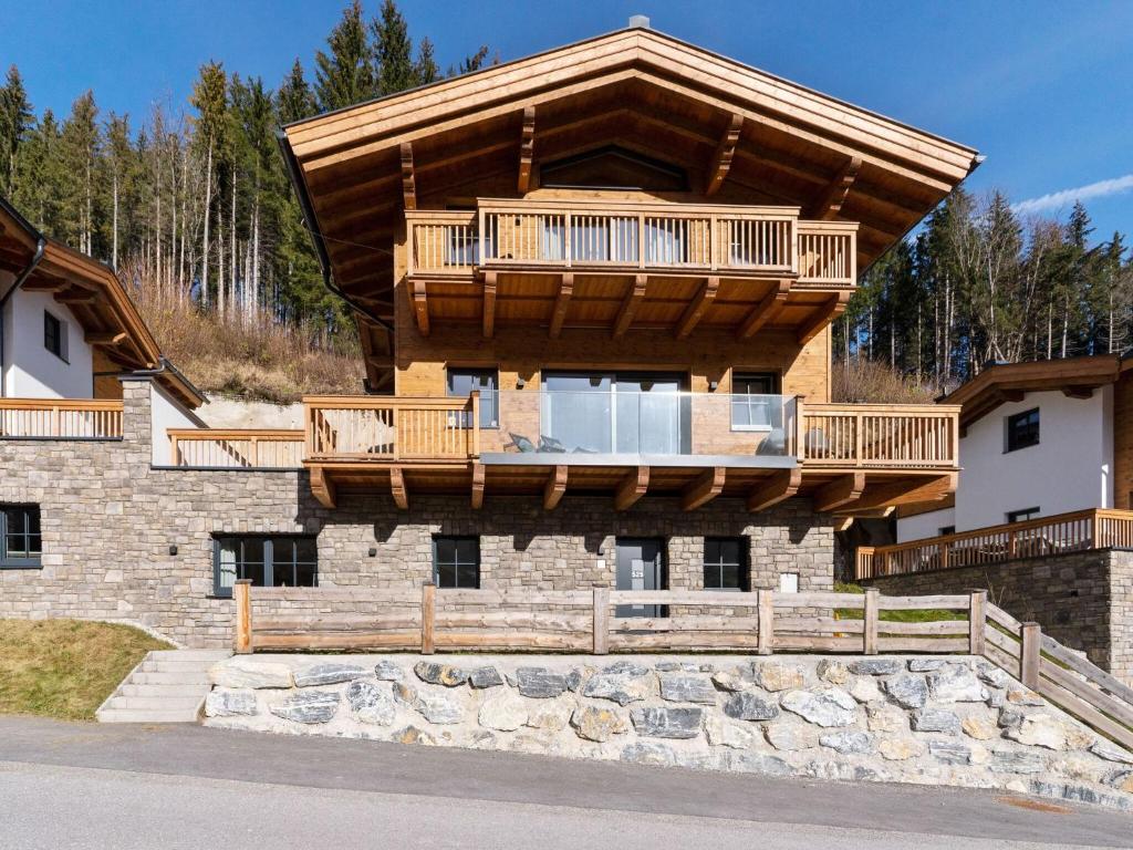 Modern Chalet in Mühlbach am Hochkönig near Ski Area — photo 1