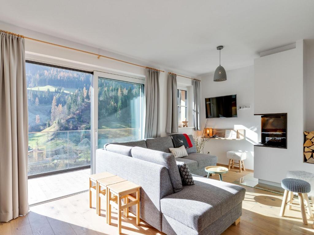 Modern Chalet in Mühlbach am Hochkönig near Ski Area photo 2