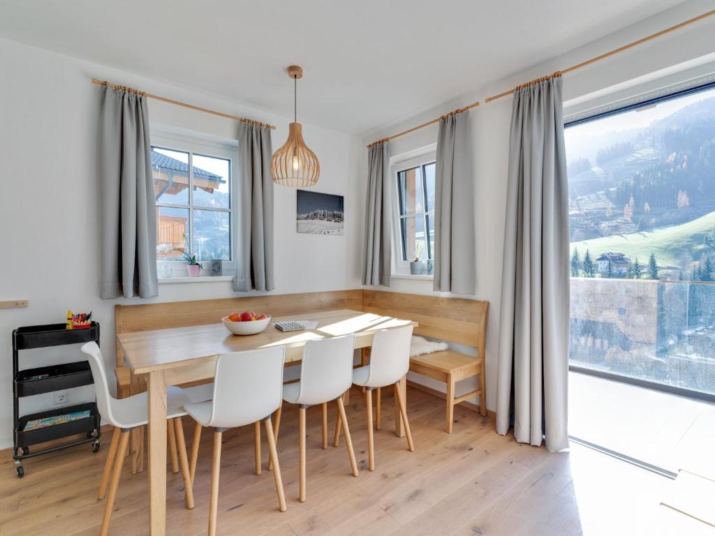 Modern Chalet in Mühlbach am Hochkönig near Ski Area photo 3