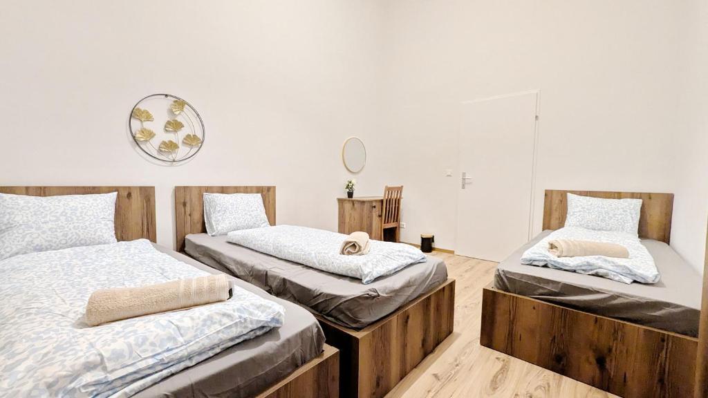 Spacious Rooms - 15 Min from Airport & City Center photo 2