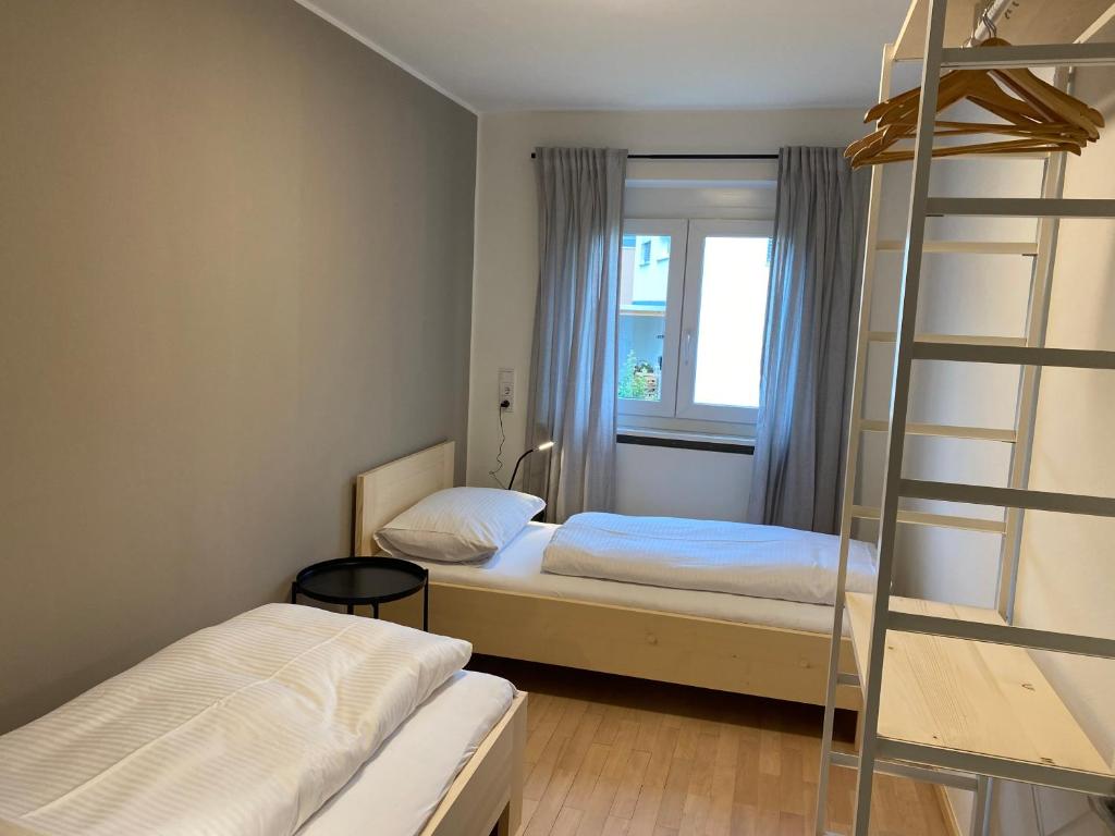 WOHNUNG ERDGESCHOSS mit 3 Schlafzimmer in ruhiger Gegend photo 2