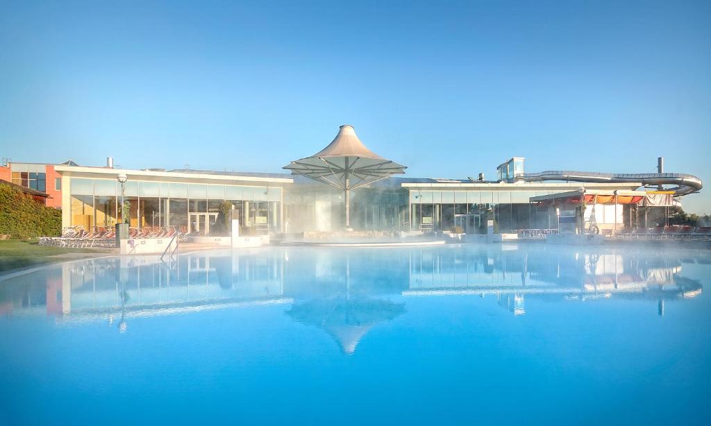 Therme Laa Hotel Silent Spa Villas photo 3
