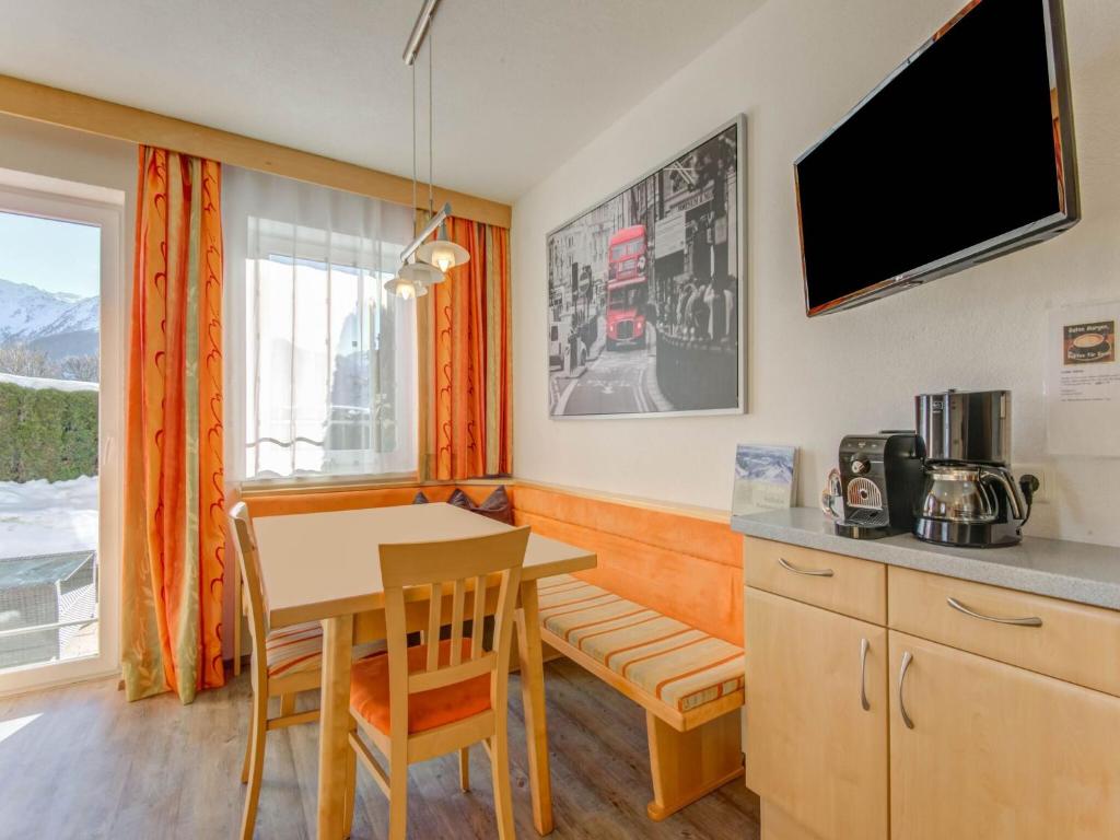 Apartment in Tyrol in an attractive area photo 2