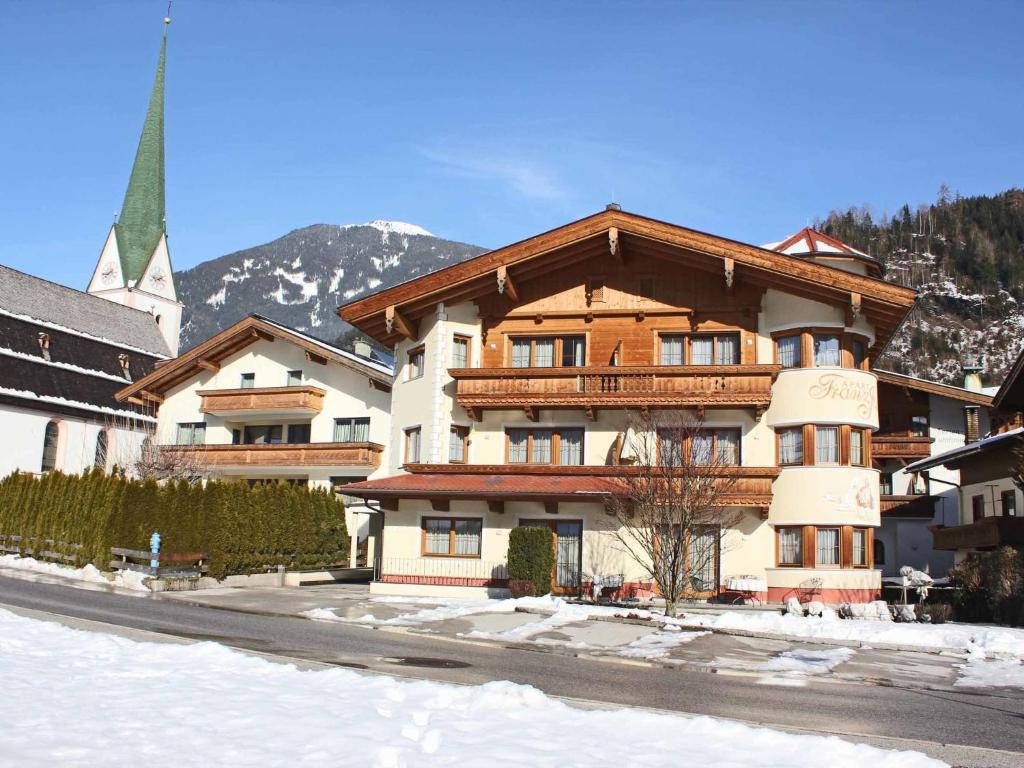 Holiday home in Kaltenbach near ski lift photo 2