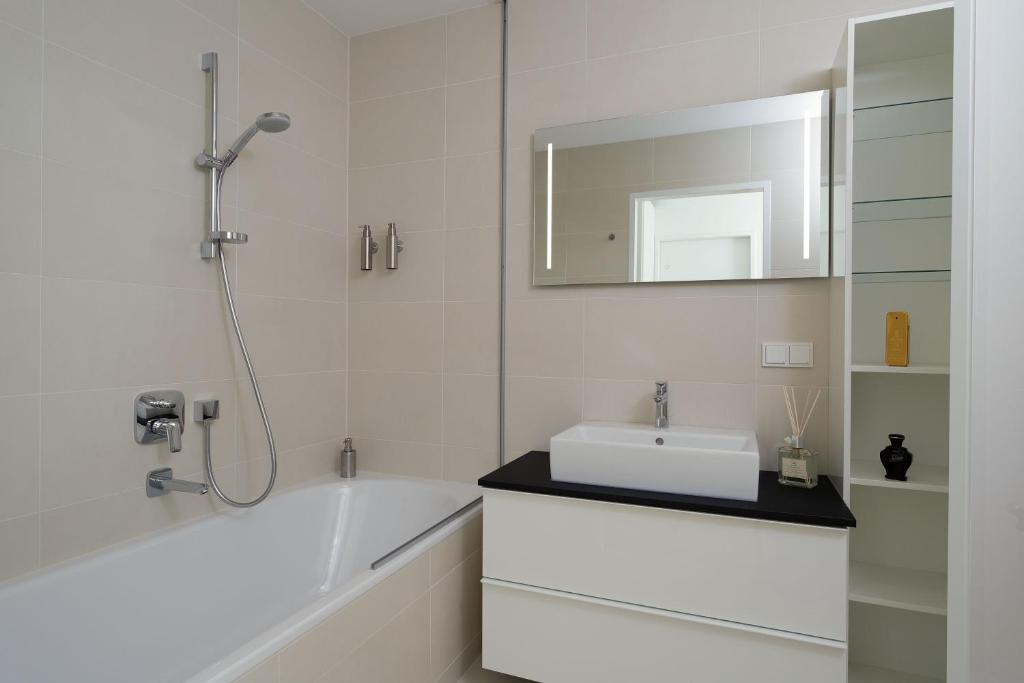 Triiiple Suites Level 21 mit Balkon und Tiefgarage photo 3