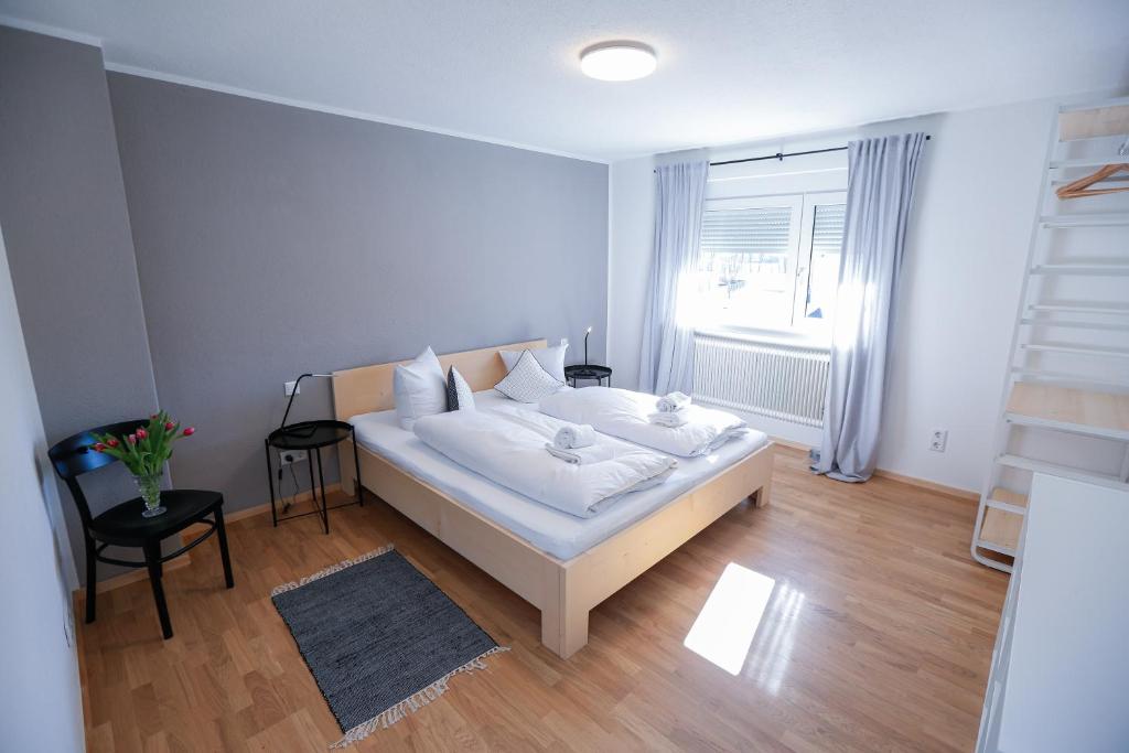 WOHNUNG OBERGESCHOSS mit 3 Schlafzimmer in ruhiger Gegend — photo 1
