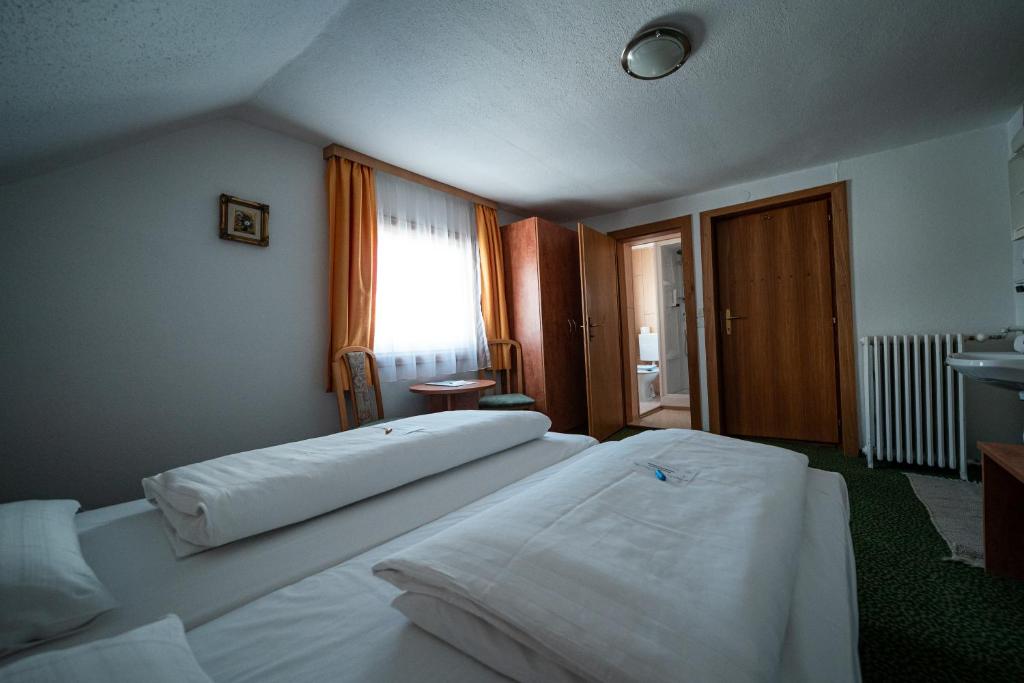 Hotel Tauernpasshöhe photo 2