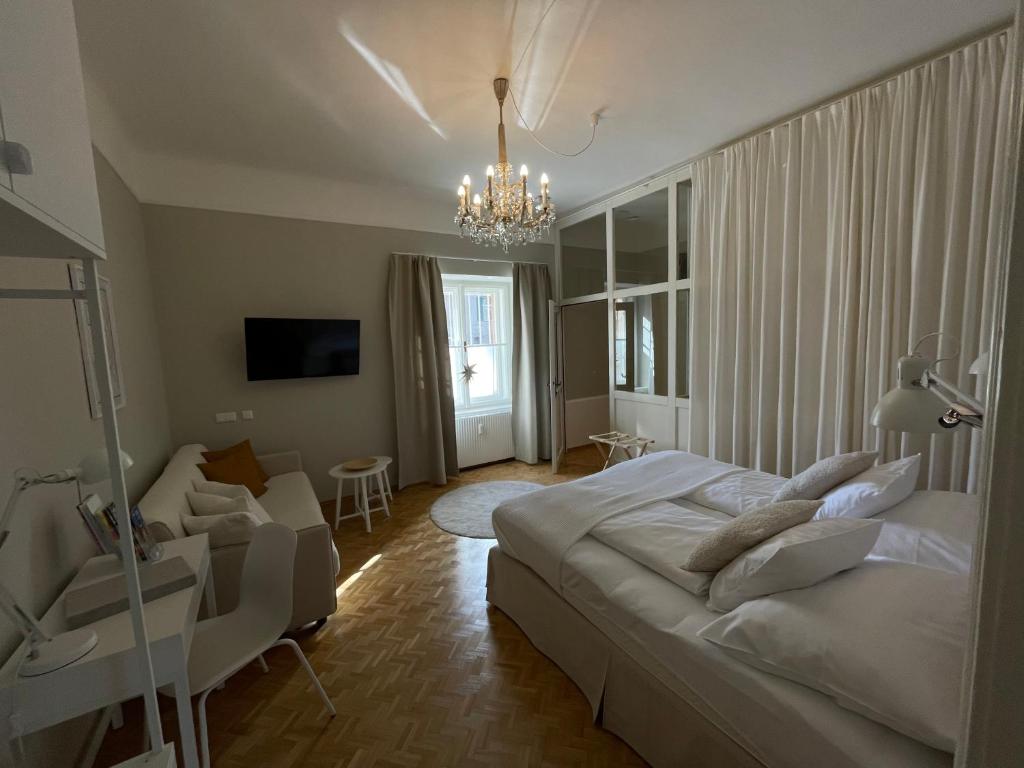 White Flat by GrazRentals Architect Designed & Stylish & Free Parking photo 2