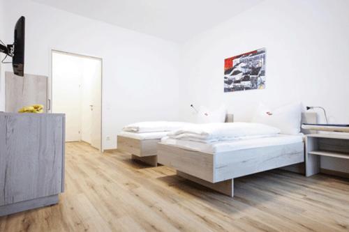 TPE Arena - Zimmer am Ebersdorfer See photo 2