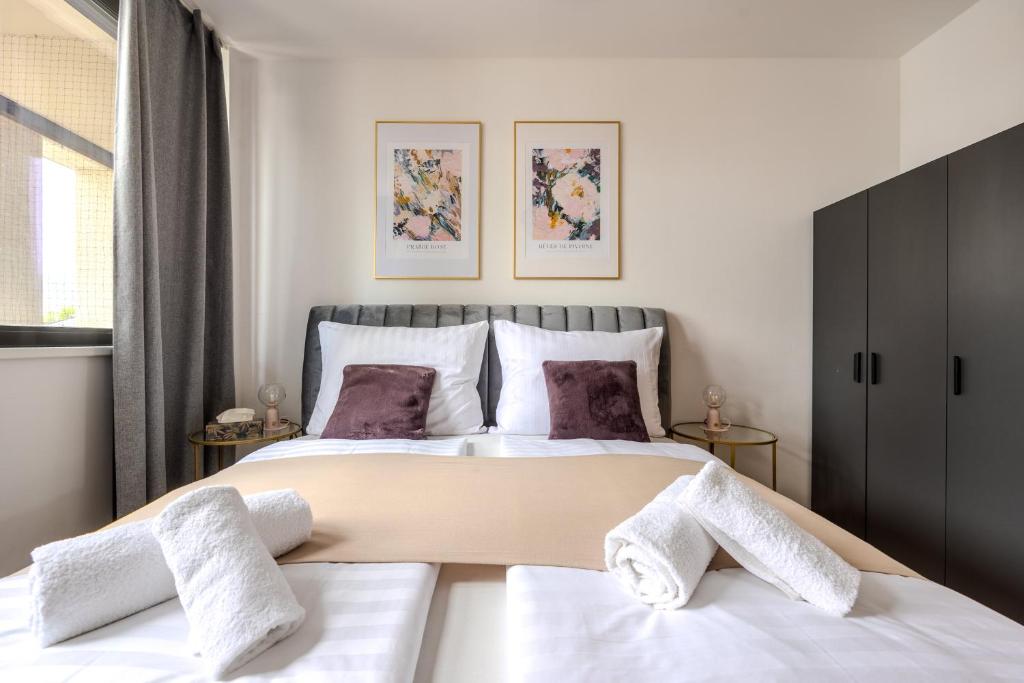 Stylish Central Apartment photo 2