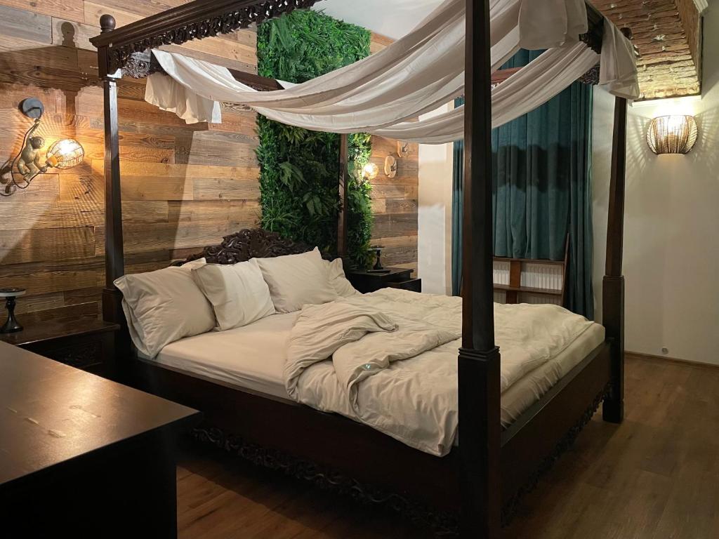 BAHIRA Schönbrunn photo 2