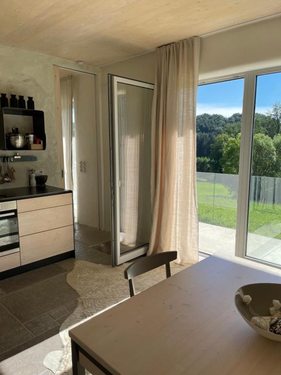 Sunhand home — photo 1