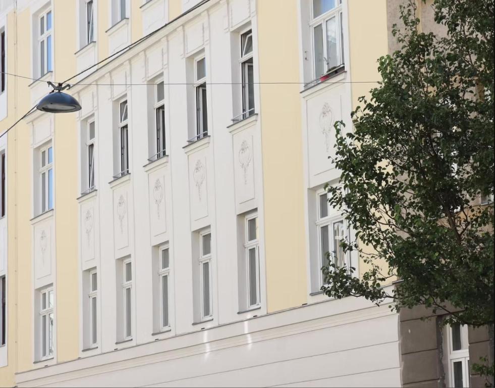 TOP Apartments Schönbrunn — photo 1