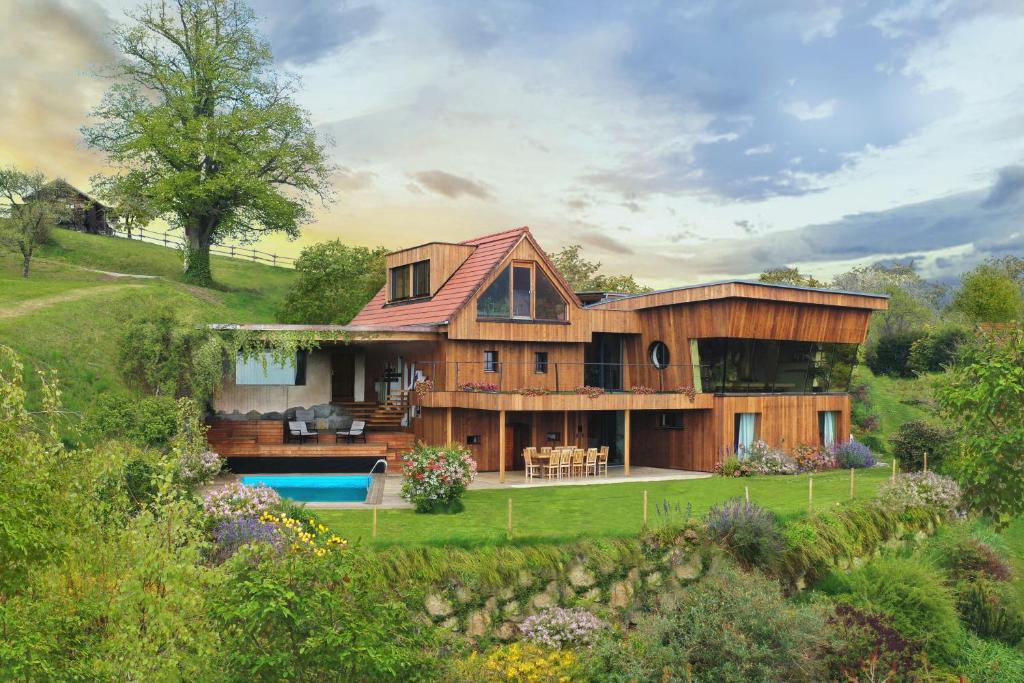 Schmolti's Chalet — photo 1