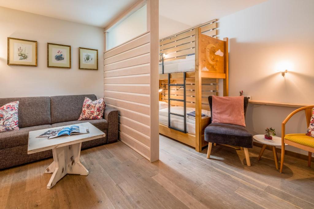 Der Tannenhof - das Radfahrerhotel photo 2