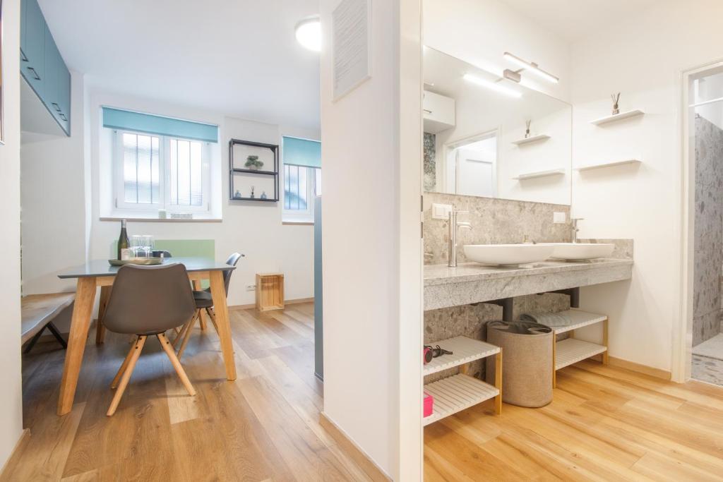 Lendkanal - City - Netflix - Waschmaschine - Kaffeevollautomat - 8 Pax - 4 Schlafzimmer photo 3